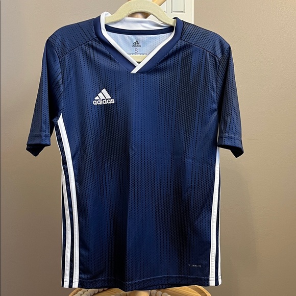 Adidas Boy's Dark Blue V-Neck Jersey Shirt with White Stripes Small 9-10YR - Picture 1 of 5